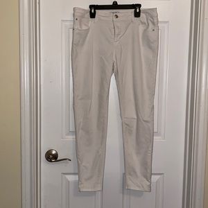 White skinny jeans, 12/31